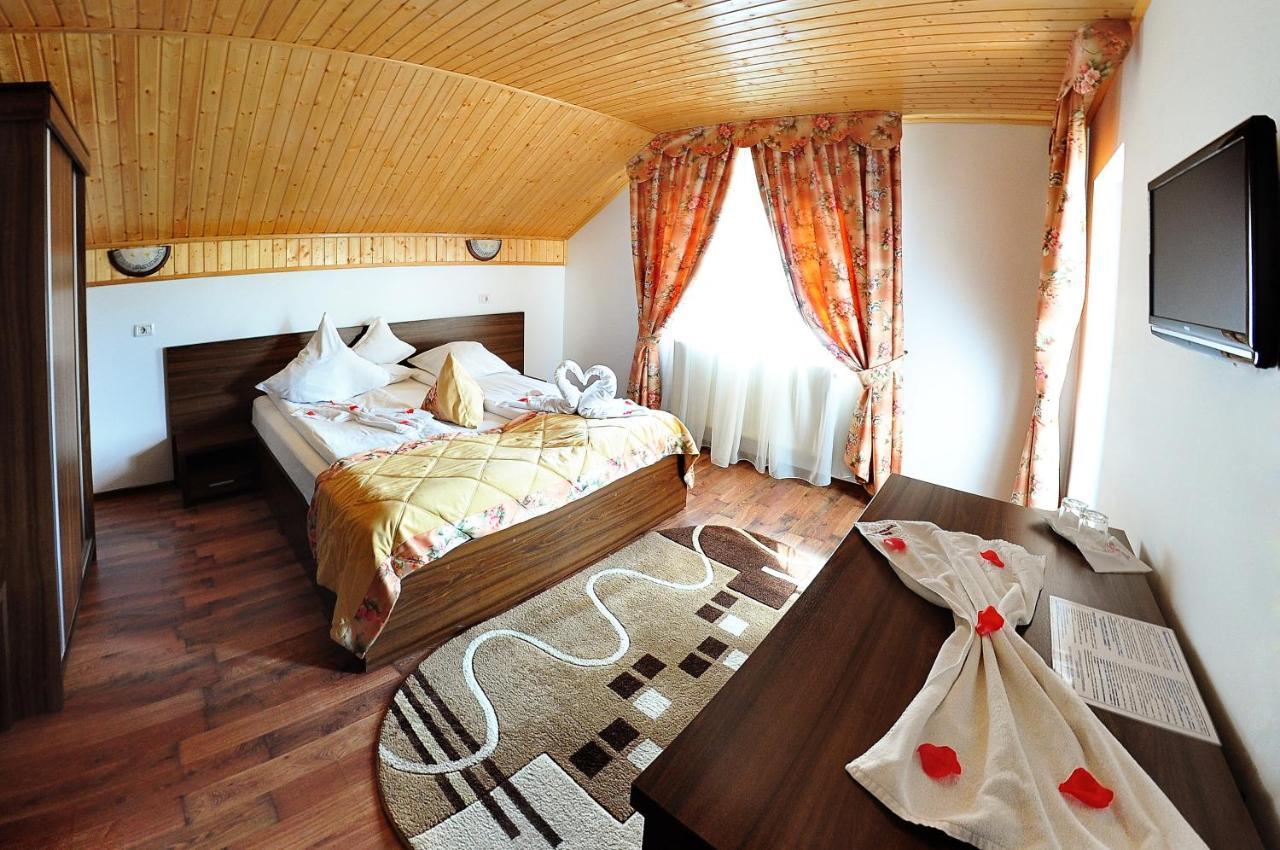 Roua Voronetului Hotel Gura Humorului Habitación foto